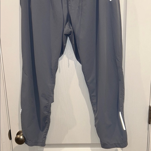 Nike Women’s Gray Athletic Pants - Picture 3 of 9